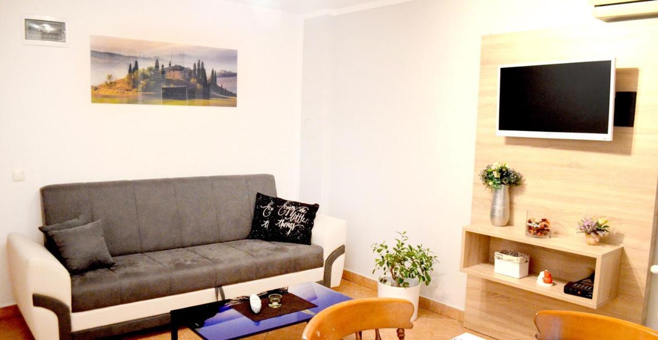 Apartments Krajacic Malinska Buitenkant foto